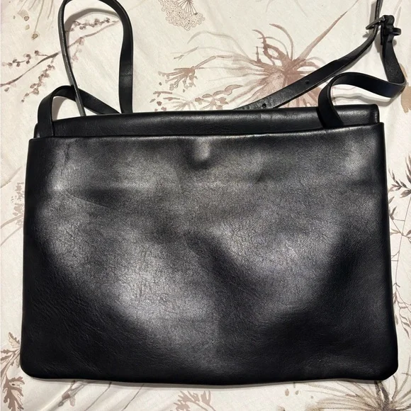 COS Crossbody - Picture 2 of 3